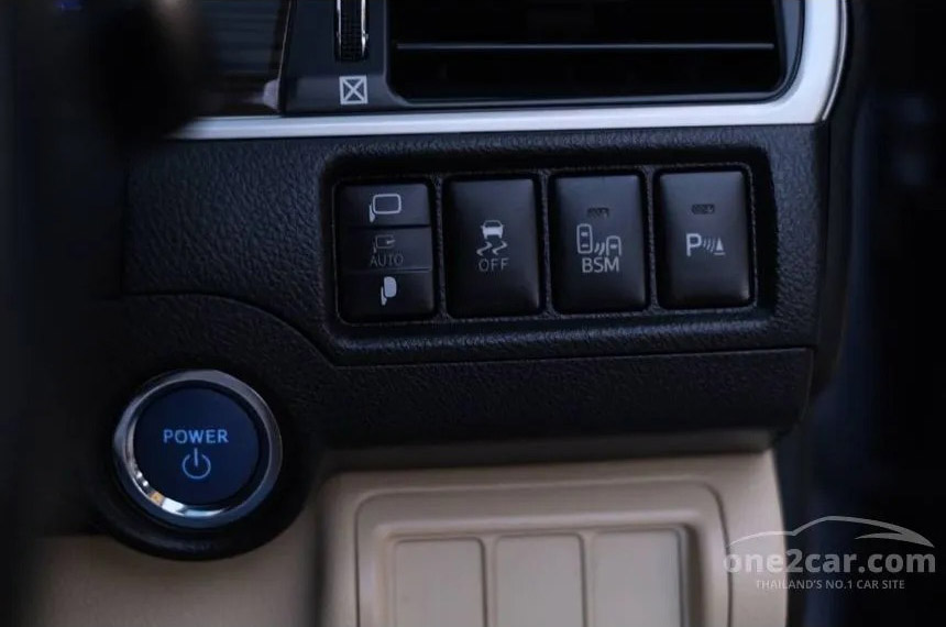 Toyota Camry 2.5 (ปี 12-18) Hybrid Sedan 2016