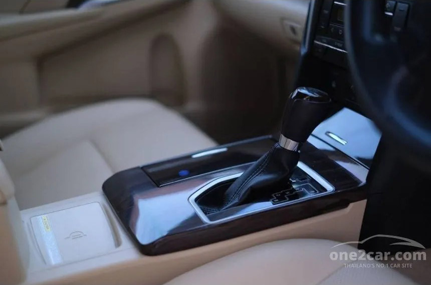 Toyota Camry 2.5 (ปี 12-18) Hybrid Sedan 2016