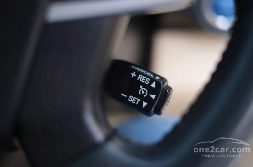 Toyota Camry 2.5 (ปี 12-18) Hybrid Sedan 2016